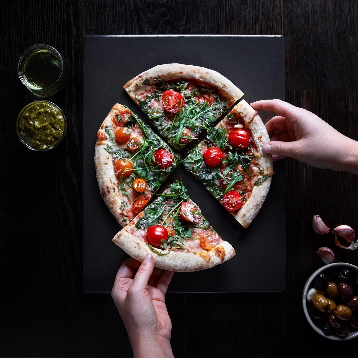 Navaris Pizzasteen XL Voor Oven En Barbecue - Rechthoekige Pizzaplaat 38 X 30 Cm - Inclusief Receptenboek - Keramisch Geglazuurd - Zwart - Afbeelding 9