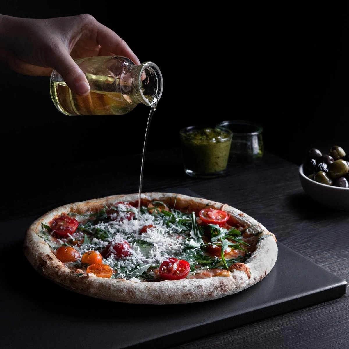 Navaris Pizzasteen XL Voor Oven En Barbecue - Rechthoekige Pizzaplaat 38 X 30 Cm - Inclusief Receptenboek - Keramisch Geglazuurd - Zwart - Afbeelding 12