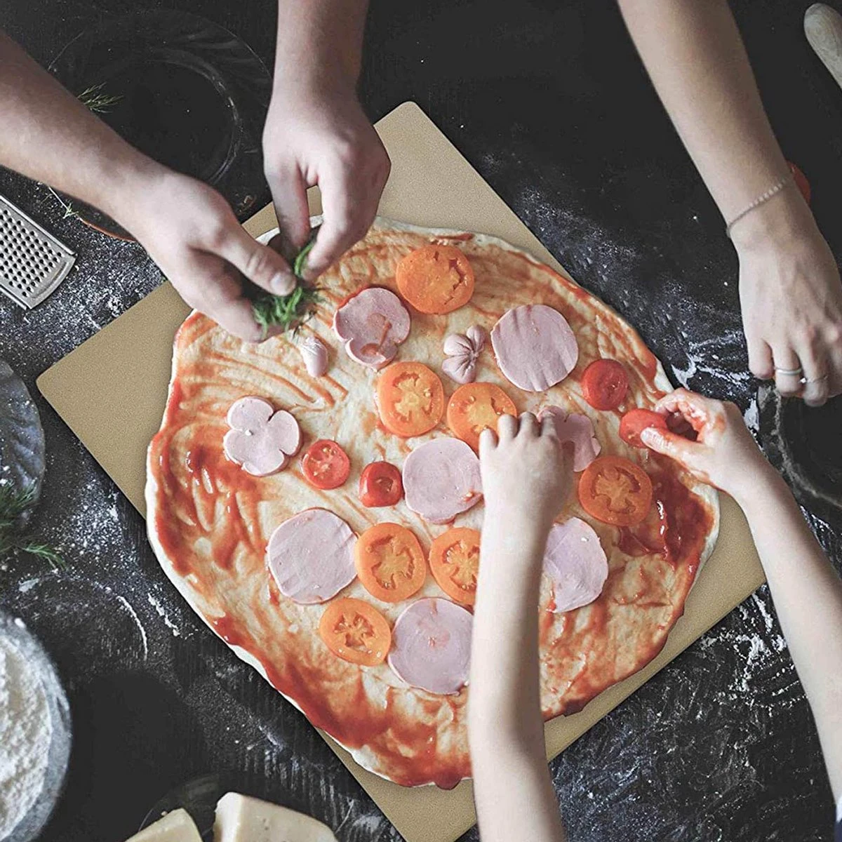 Buxibo 2in1 Pizzasteen - Voor BBQ & Oven - Inclusief Serveer Plank - Pizzabord/Pizzaplank - 30.5 X 38.1 X 1.4 Cm - Afbeelding 2