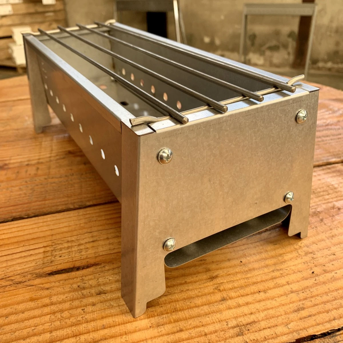 Spiedini Saté-bbq Bali 40 Mini - Kleine, Smalle Houtskoolbarbecue Met Horizontaal Rooster Voor Sate Of Andere Spiesjes - 40 Cm Lang, 11 Cm Breed, 14 Cm Hoog - Ideaal Voor Tuin- Of Open Haard, Of Balkon - Materiaal: Gealuminiseerd Ijzer - Afbeelding 4